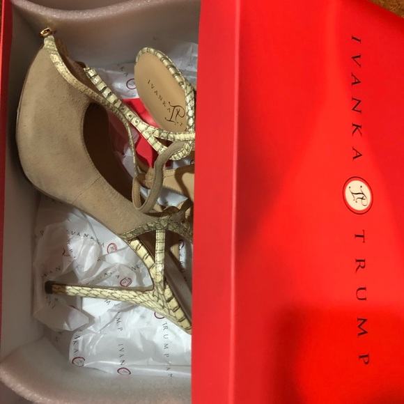 Ivanka Trump Suede/Snake Skin Pumps - Picture 6 of 7